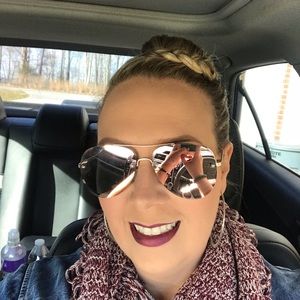 Meet your Posher, Davida